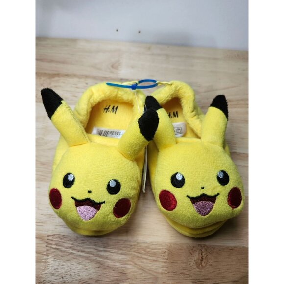 H&M Pikachu shoes US 7.5-8.5 toddle - Picture 1 of 6